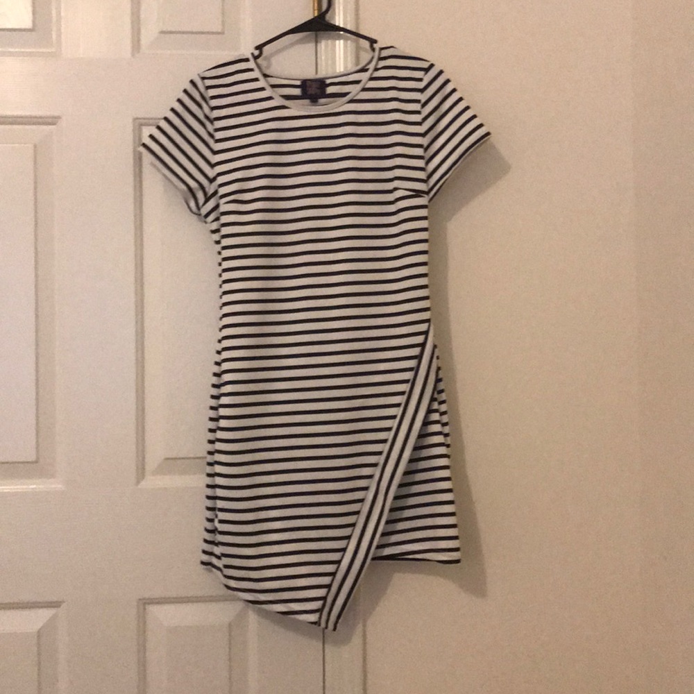 Black and white bodycon dress
